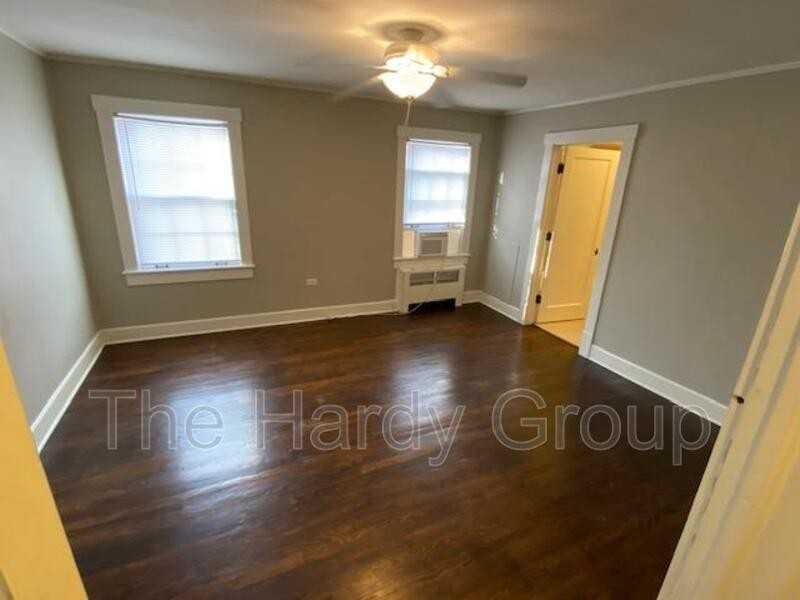 107 S Anderson St #5 - Photo 6 of 16