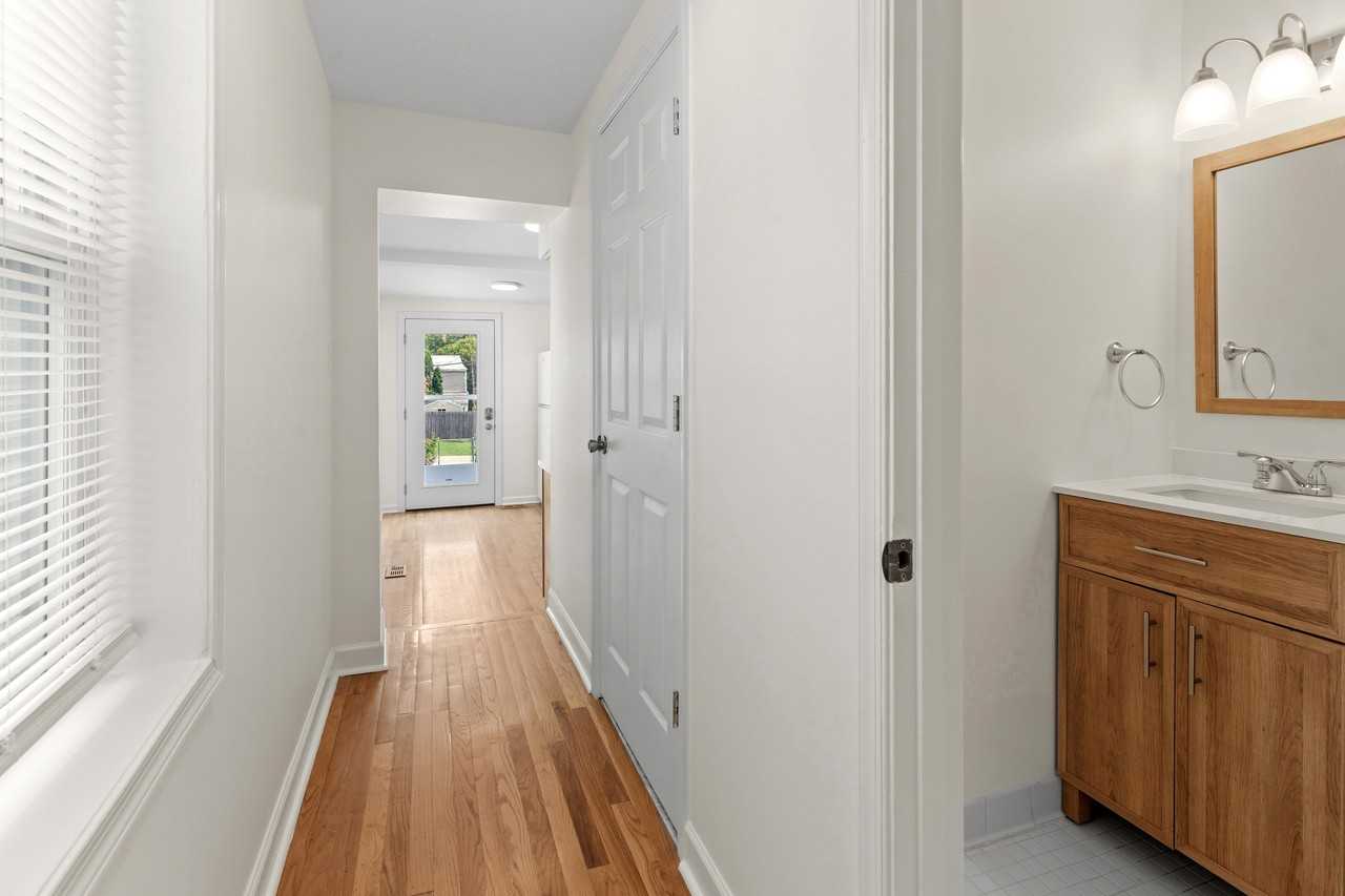 3415 Keswick Rd - Photo 5 of 21