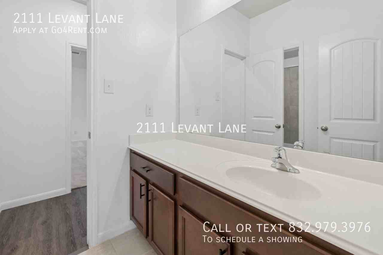 2111 Levant Ln - Photo 5 of 18