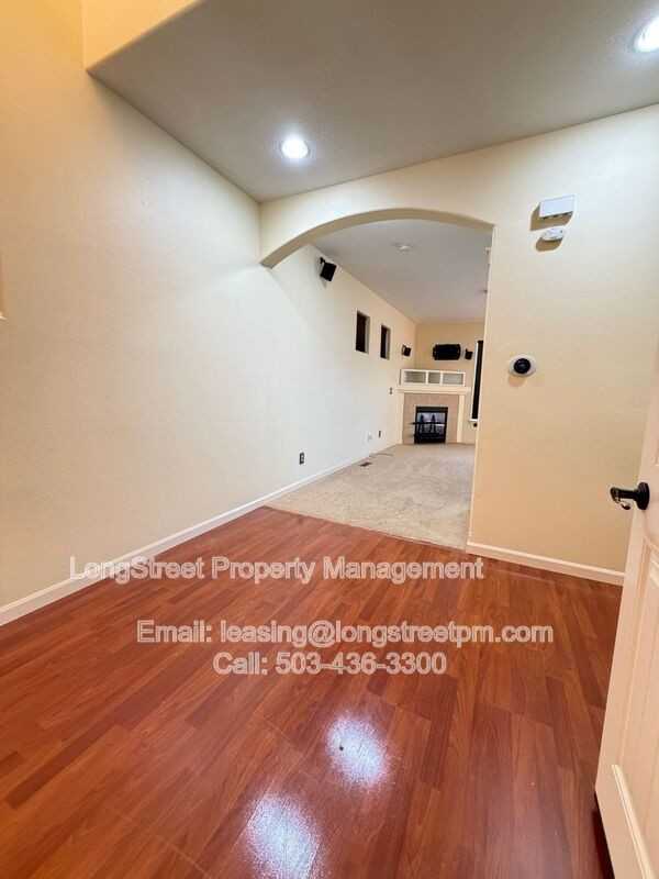 823 Crouchen St Nw - Photo 2 of 23