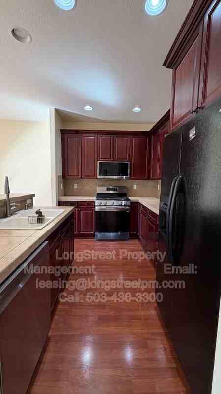 823 Crouchen St Nw - Photo 4 of 23