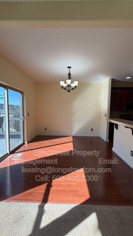 823 Crouchen St Nw - Photo 5 of 23