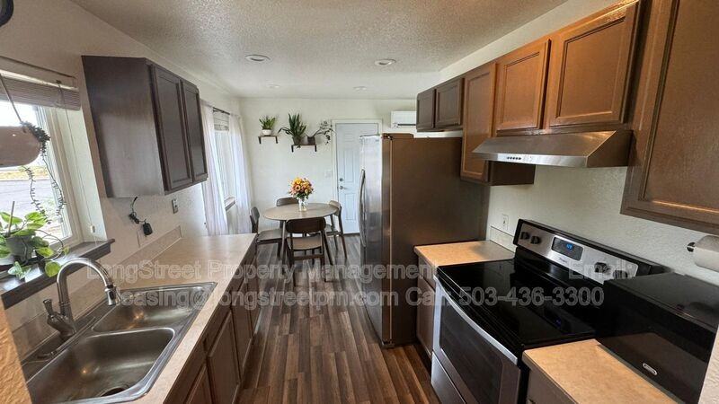 1908 Lowther Pl - Photo 7 of 20