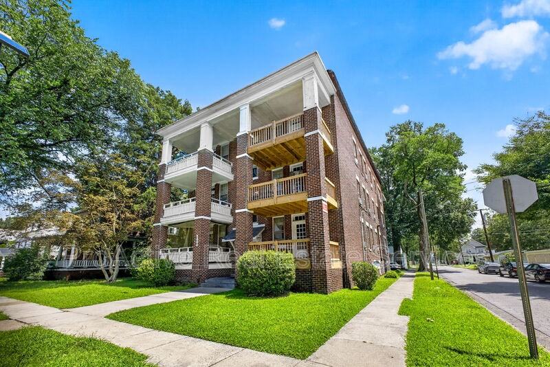 259 Broad St - Photo 2 of 21