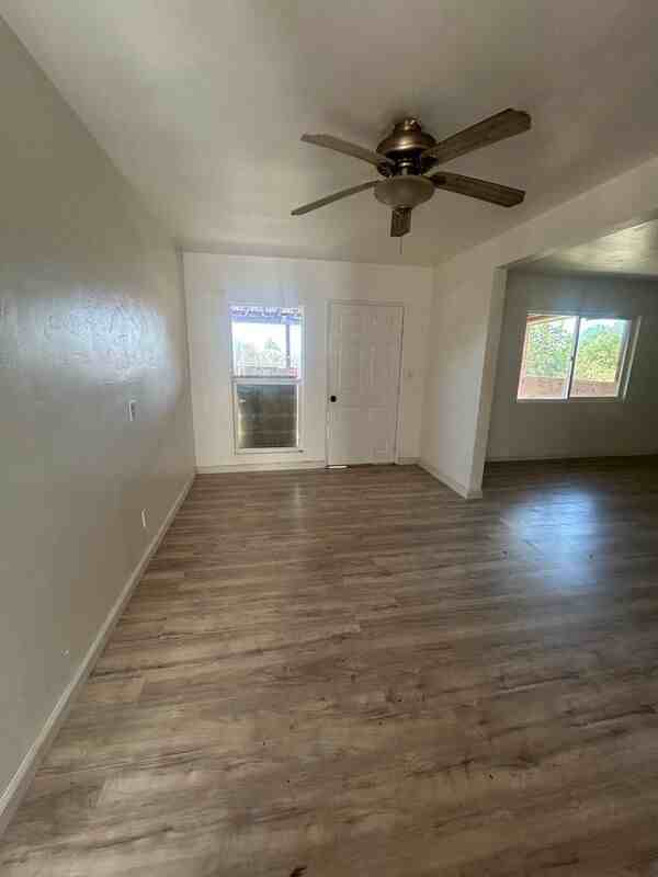 1832 Skyline Dr - Photo 3 of 17