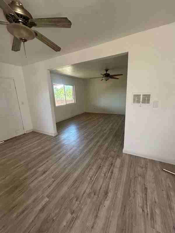 1832 Skyline Dr - Photo 4 of 17