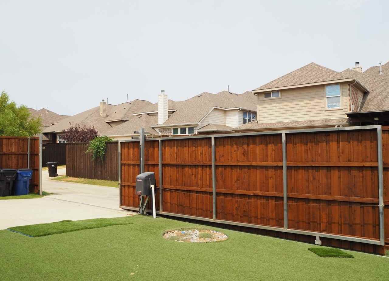14012 Badger Creek Dr - Photo 7 of 43