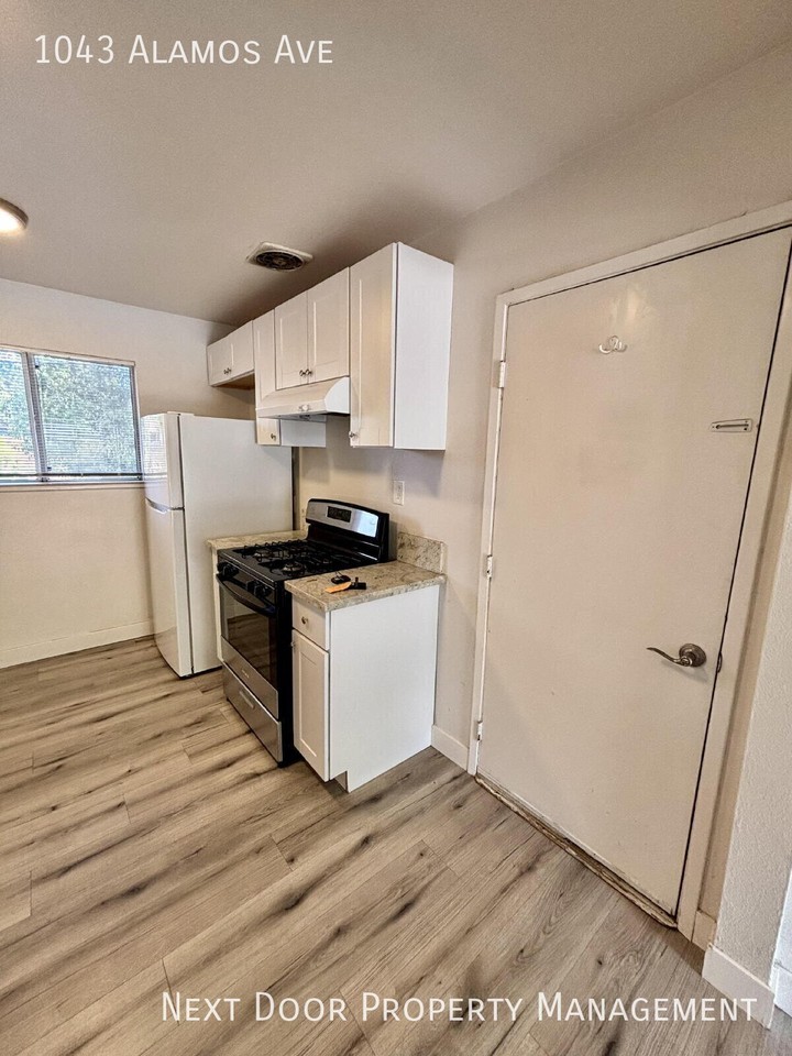 1043 Alamos Ave - Photo 3 of 4