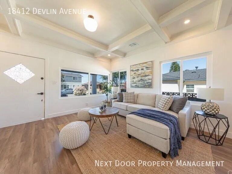 18412 Devlin Ave - Photo 4 of 12