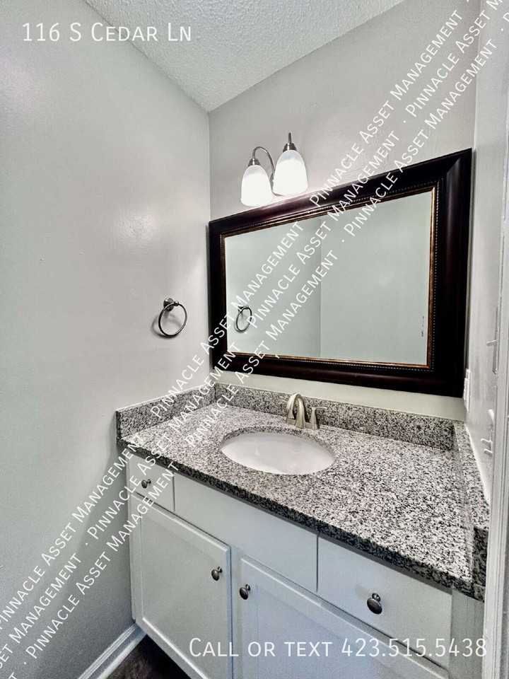 116 S Cedar Ln - Photo 3 of 15