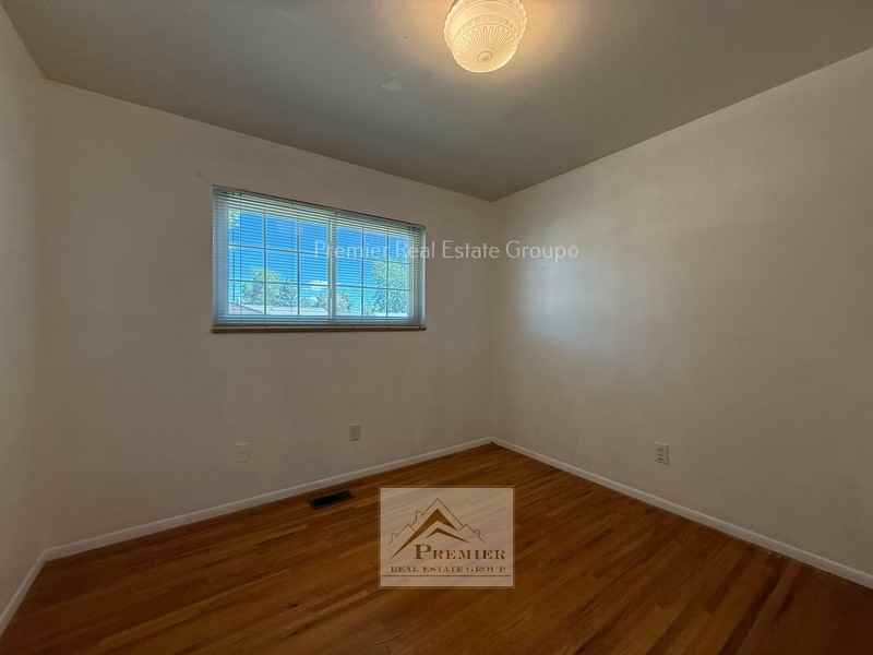 104 Fordham St - Photo 5 of 12