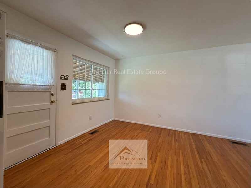 104 Fordham St - Photo 7 of 12