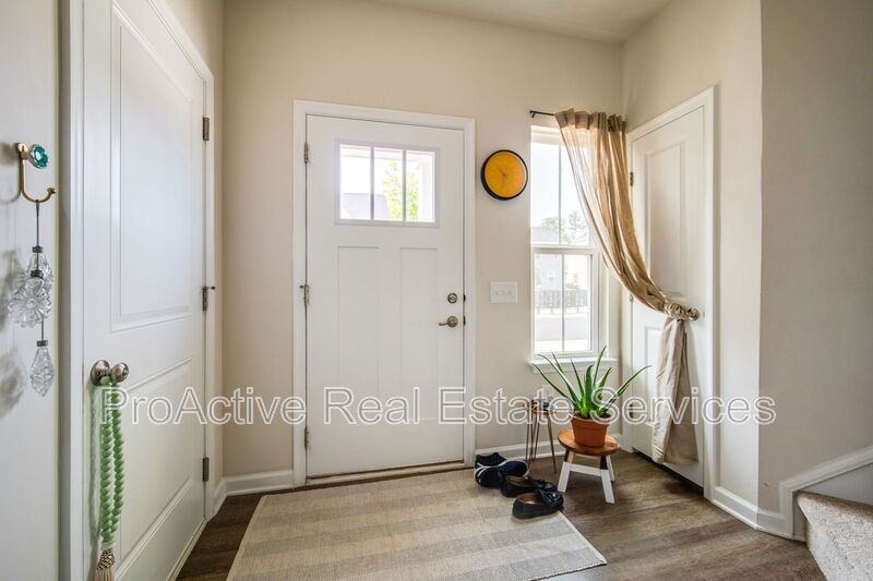 317 Capeside Ct - Photo 6 of 32