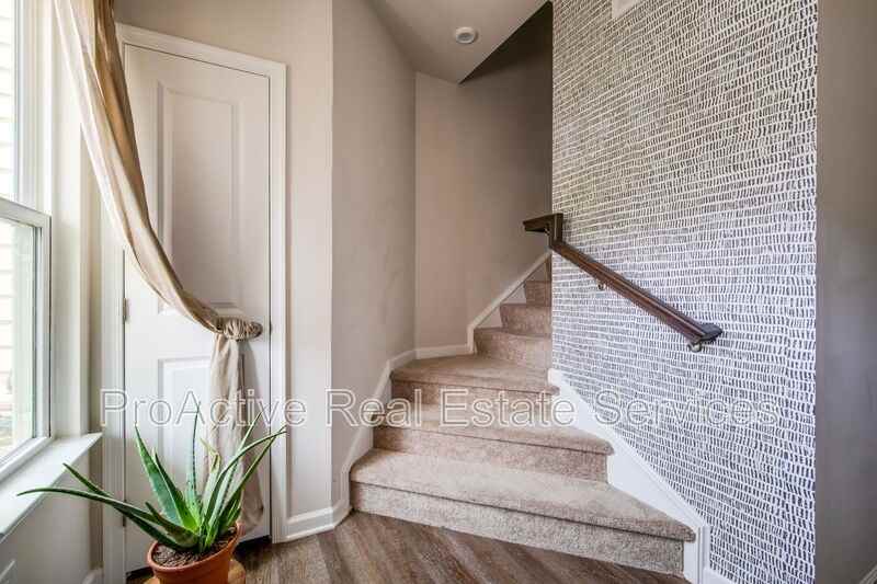 317 Capeside Ct - Photo 7 of 32
