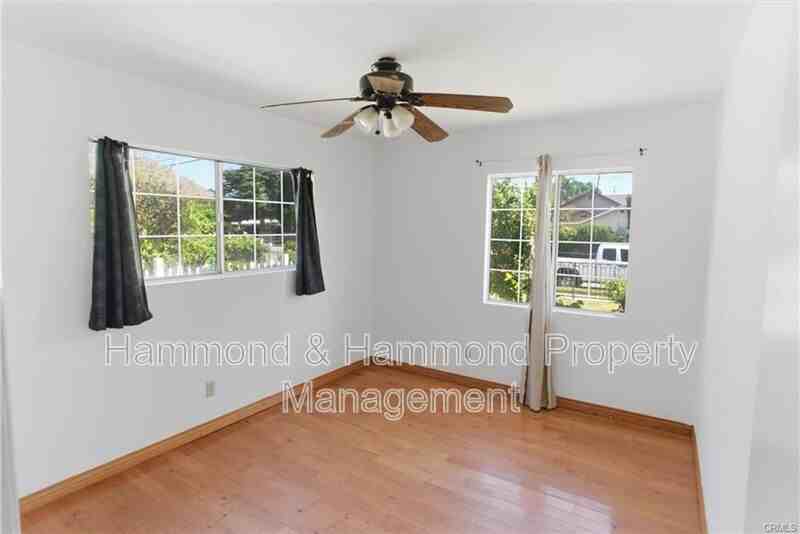 20249 Parthenia St - Photo 2 of 8
