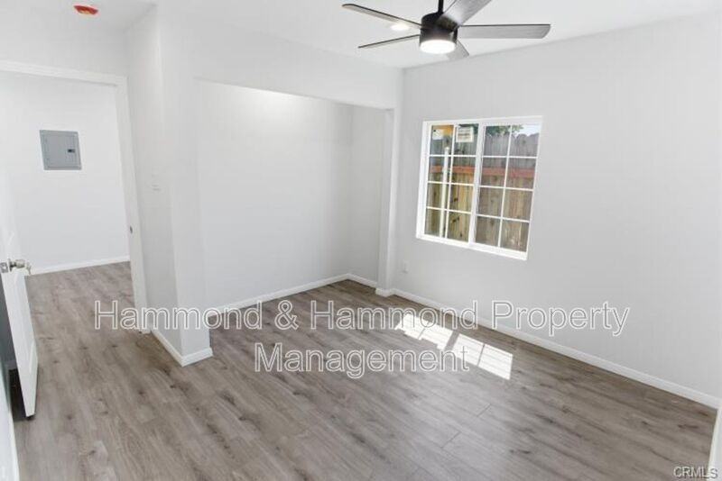 20249 Parthenia St - Photo 4 of 8