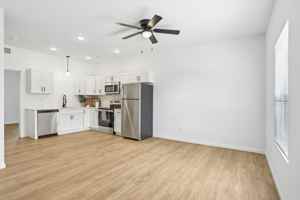 featured image of 1602 Parkview Dr #1602