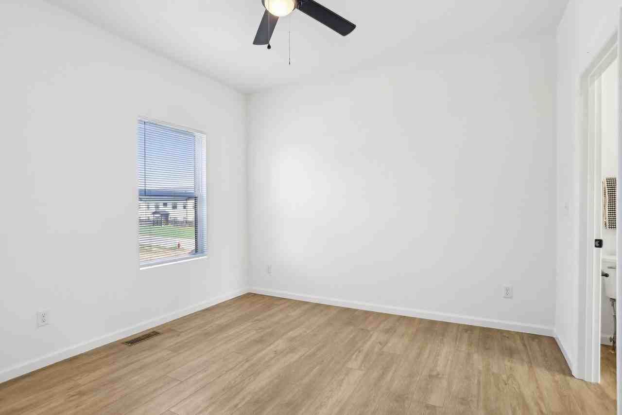 1602 Parkview Dr #1602 - Photo 7 of 50