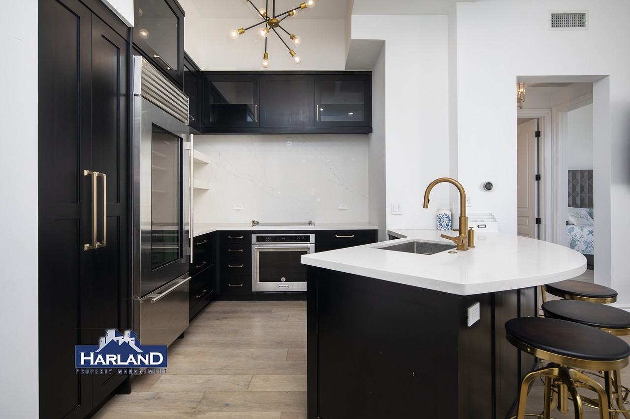 9253 Regents Rd - Photo 2 of 29