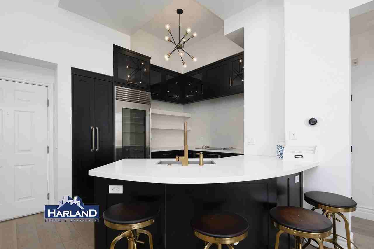 9253 Regents Rd - Photo 3 of 29