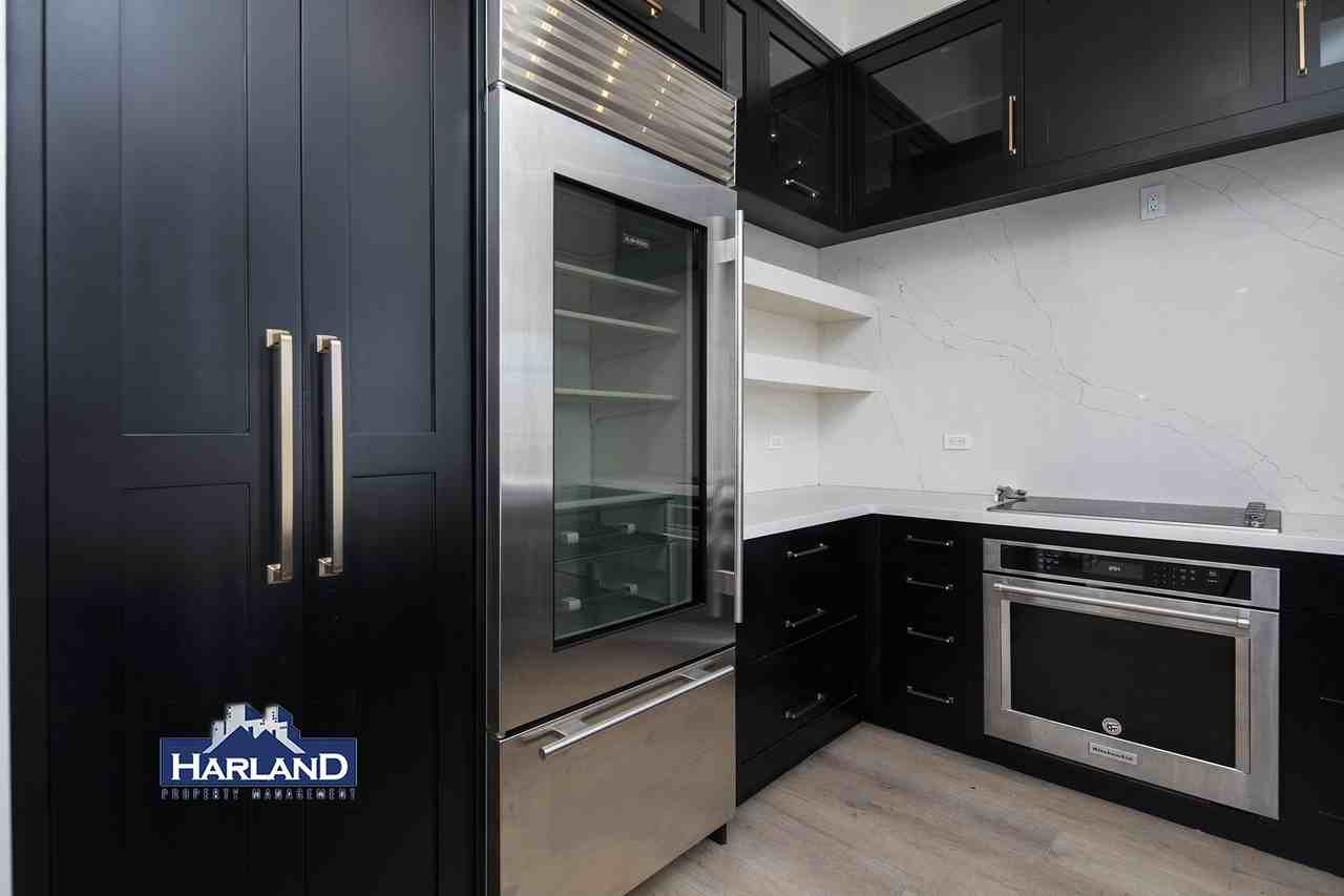 9253 Regents Rd - Photo 4 of 29