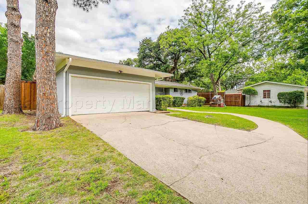 1813 Thomas Pl - Photo 3 of 40