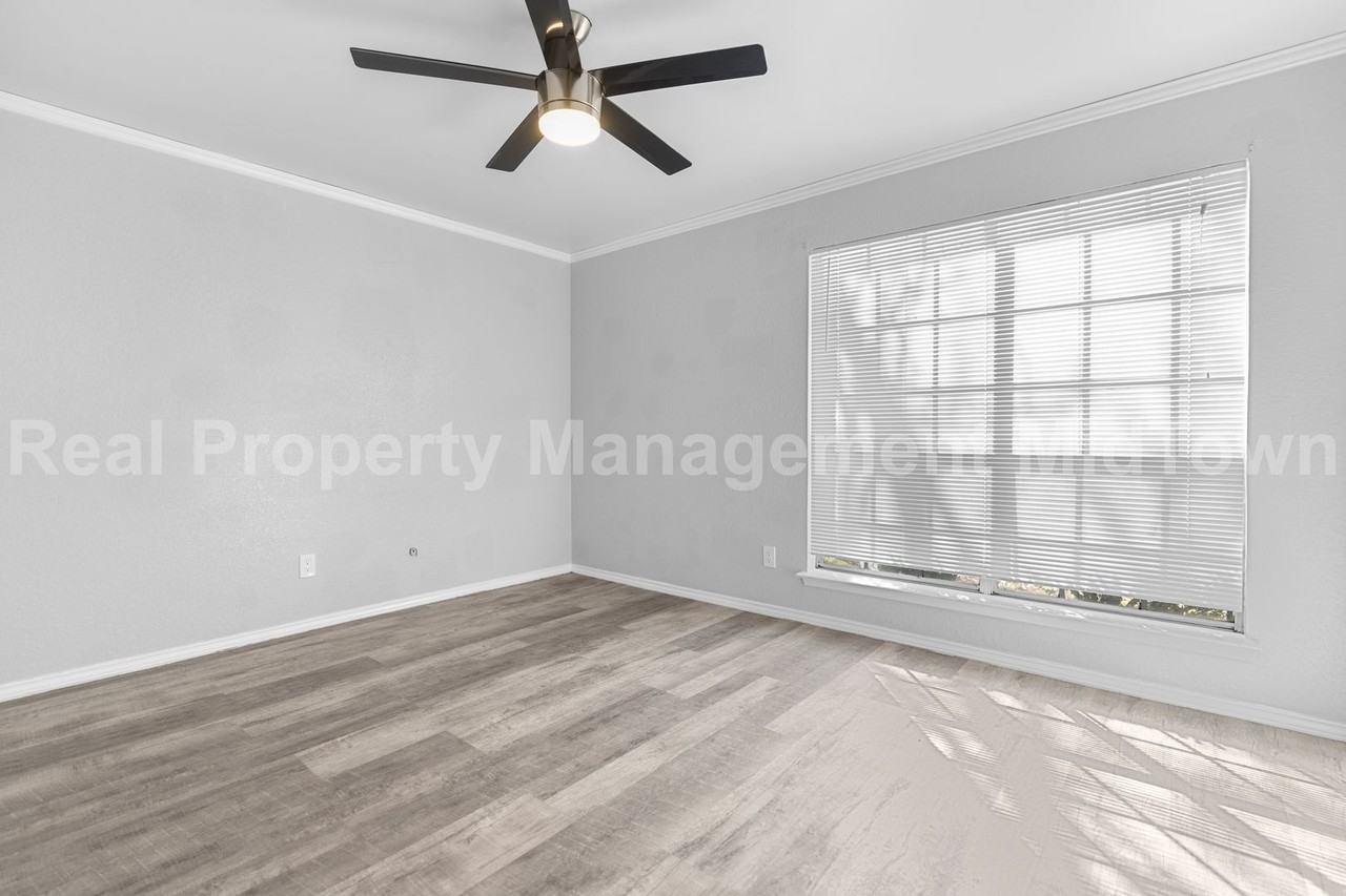 2207 Roman Ct - Photo 5 of 31