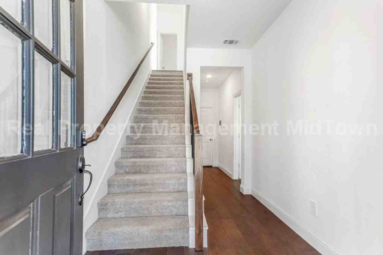 3700 Pelican Rest Way - Photo 5 of 37