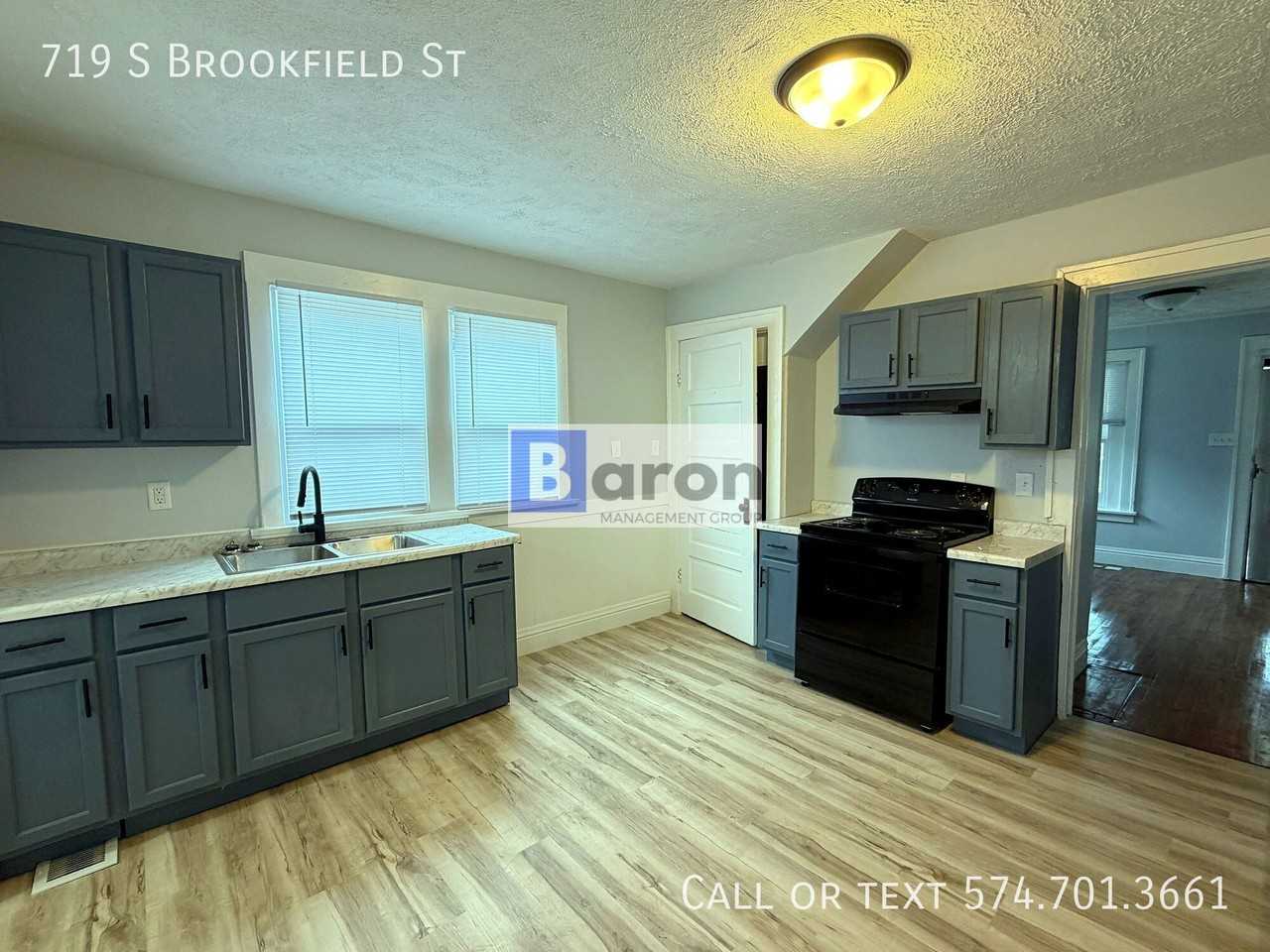 719 S Brookfield St - Photo 5 of 13