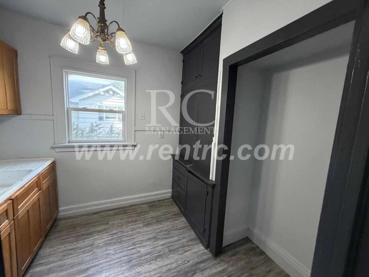 327 Robinson St Apt 2 - Photo 3 of 10