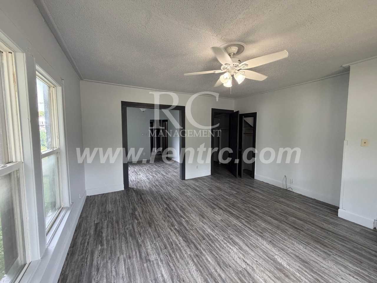 327 Robinson St Apt 2 - Photo 5 of 10