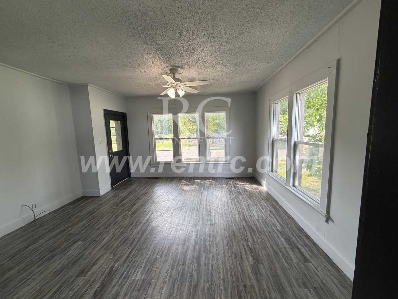 327 Robinson St Apt 2 - Photo 7 of 10