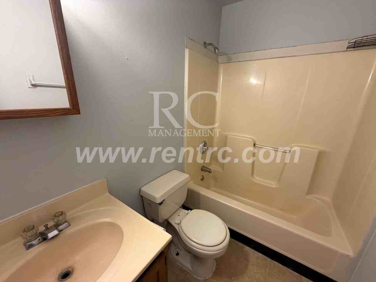 125 N Scott St Apt B3 #N - Photo 3 of 9
