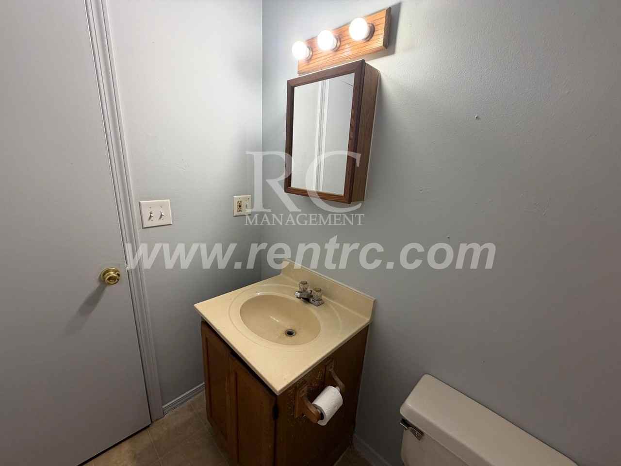 125 N Scott St Apt B3 #N - Photo 4 of 9