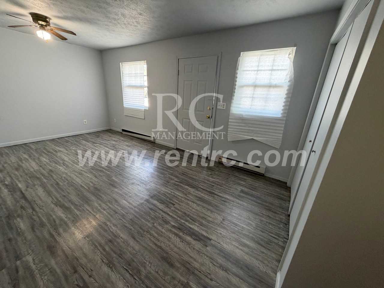 125 N Scott St Apt B3 #N - Photo 5 of 9