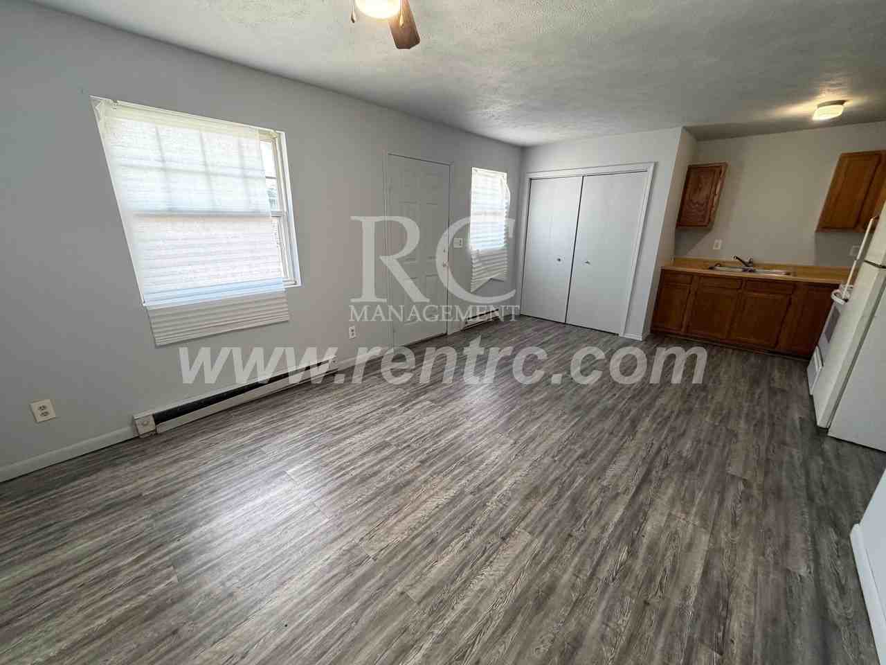 125 N Scott St Apt B3 #N - Photo 7 of 9
