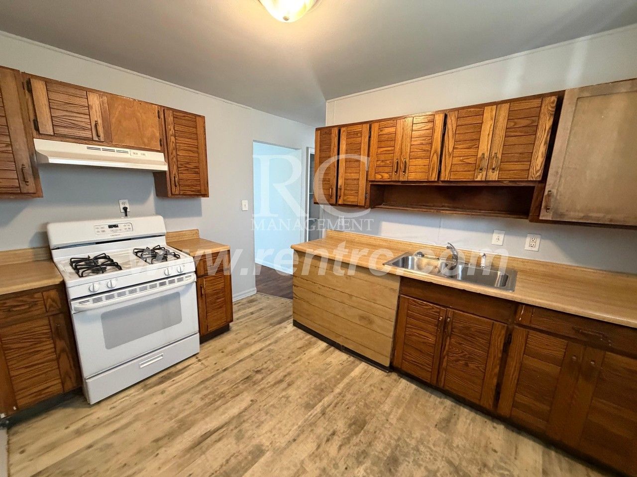 912 James St - Photo 3 of 11