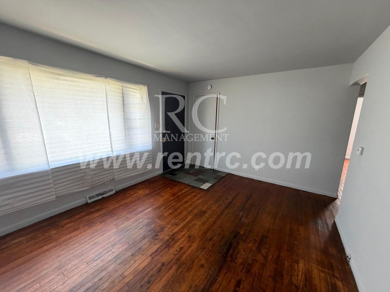 912 James St - Photo 7 of 11
