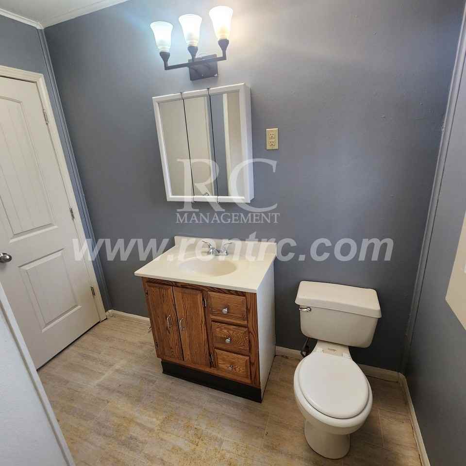 210 Lindenwood Dr - Photo 6 of 16