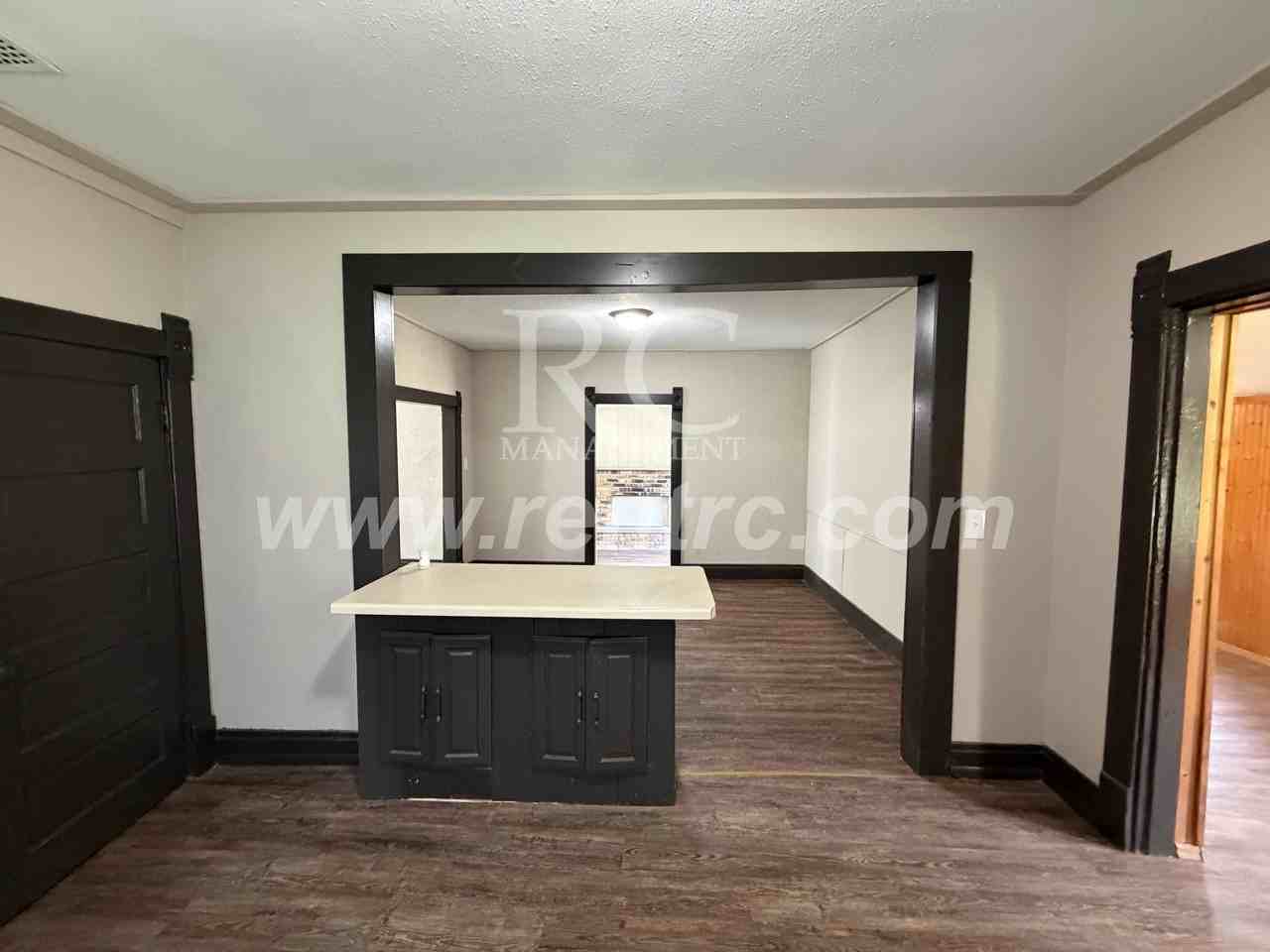 25 N Alexander St #S - Photo 4 of 20