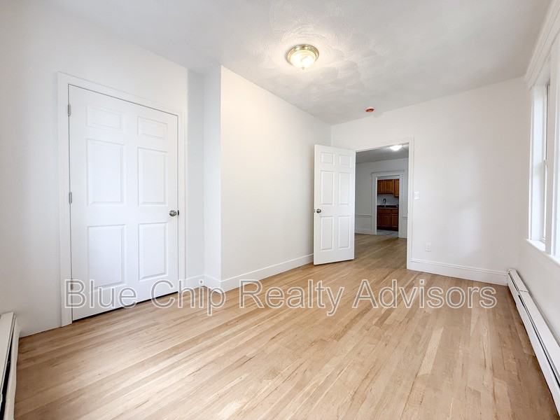 7 Holland Ave #8 - Photo 3 of 11