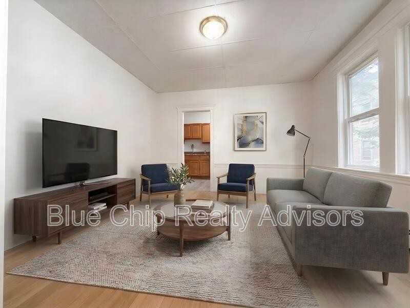7 Holland Ave #8 - Photo 4 of 11