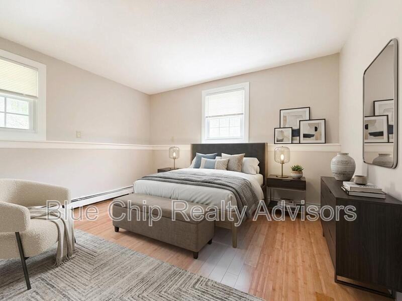 35 Stonehenge Rd #6 - Photo 2 of 9