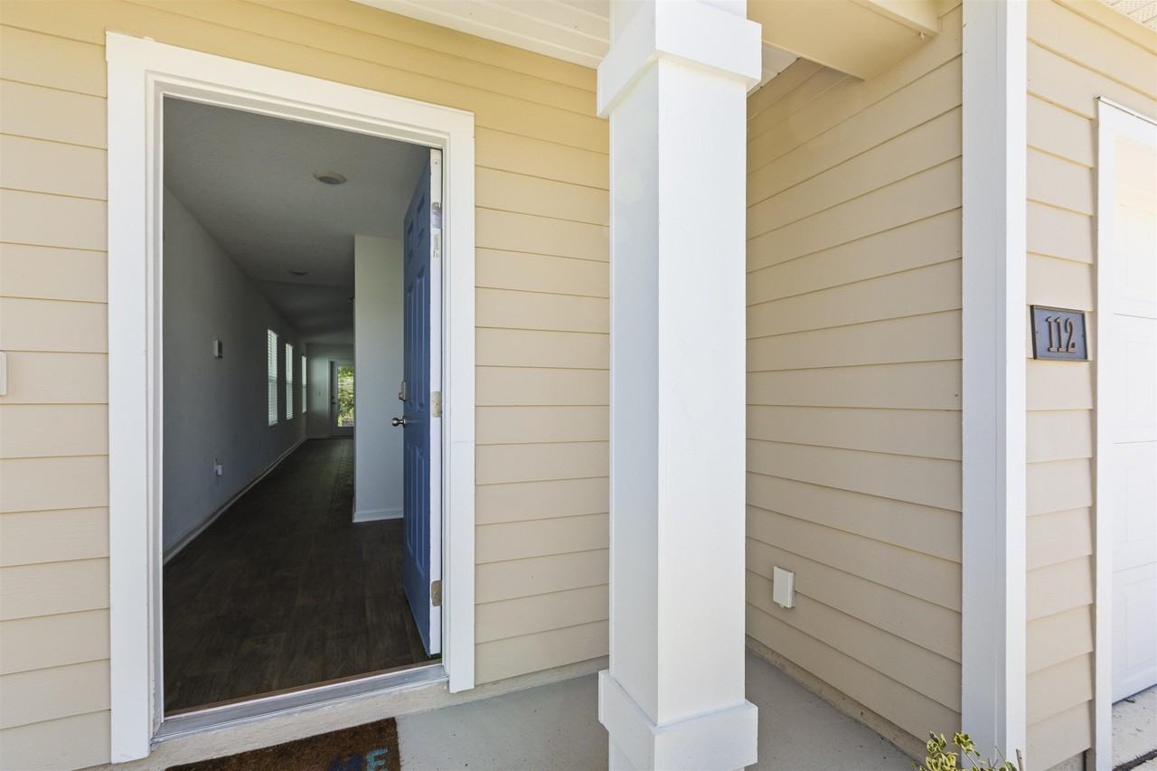 112 Silver Birch St - Photo 3 of 46