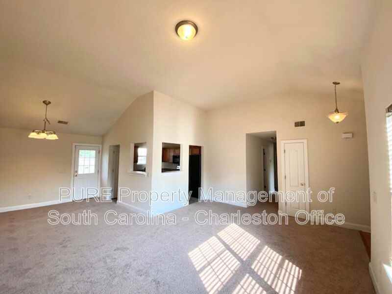 229 Equinox Cir - Photo 3 of 38