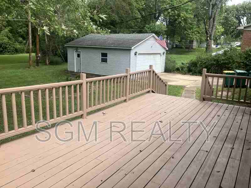 315 N Cedar St - Photo 4 of 17