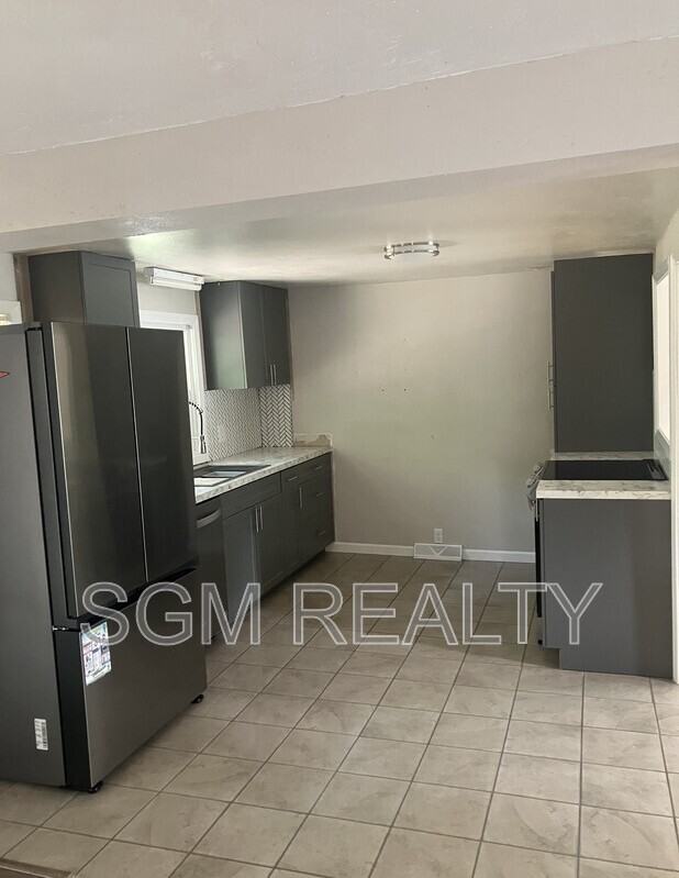 315 N Cedar St - Photo 6 of 17