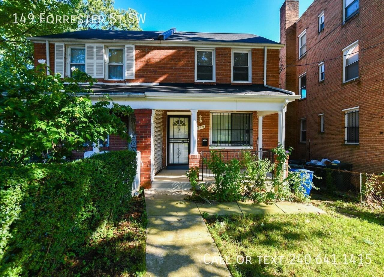 149 Forrester St Sw - Photo 2 of 40