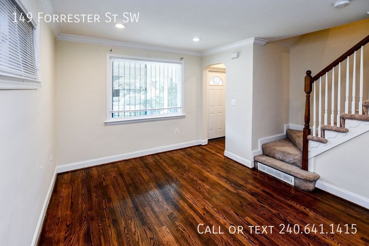 149 Forrester St Sw - Photo 5 of 40