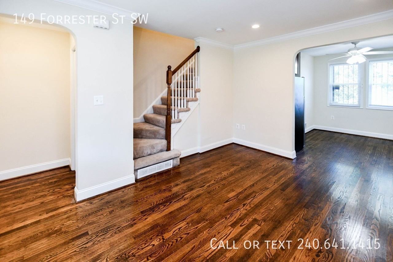 149 Forrester St Sw - Photo 7 of 40